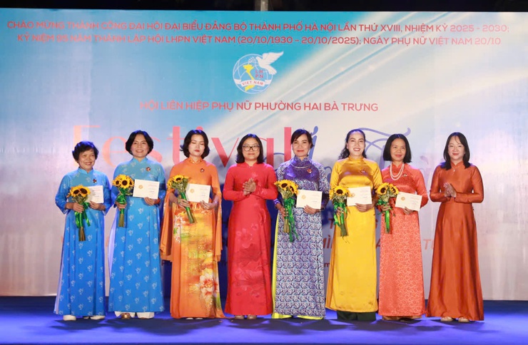 Rực rỡ sắc màu Festival Áo dài Phụ nữ phường Hai Bà Trưng- Ảnh 3.