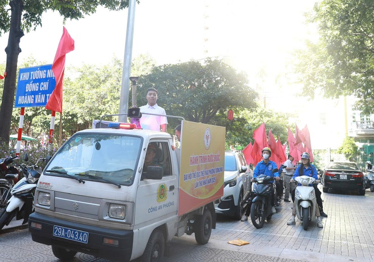 Phường Tương Mai: Tiếp lửa, rước đuốc truyền thống Đại hội Thể dục thể thao phường lần thứ I- Ảnh 5.