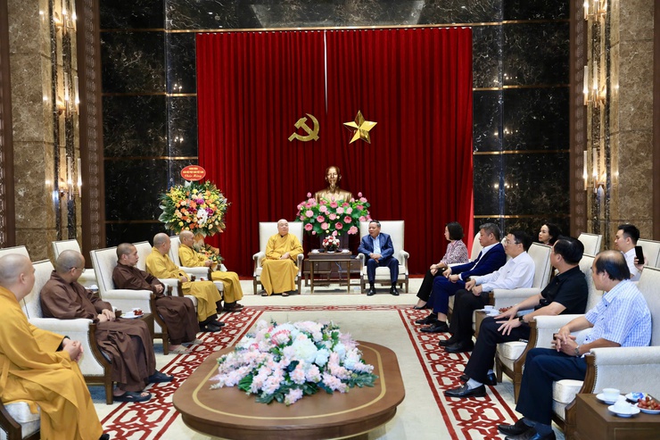 Giáo hội Phật giáo Việt Nam chúc mừng thành công Đại hội Đảng bộ Thành phố lần thứ XVIII- Ảnh 1.