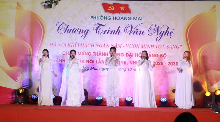 Phường Hoàng Mai: Chương trình nghệ thuật đặc sắc chào mừng thành công Đại hội Đảng bộ Thành phố- Ảnh 5.