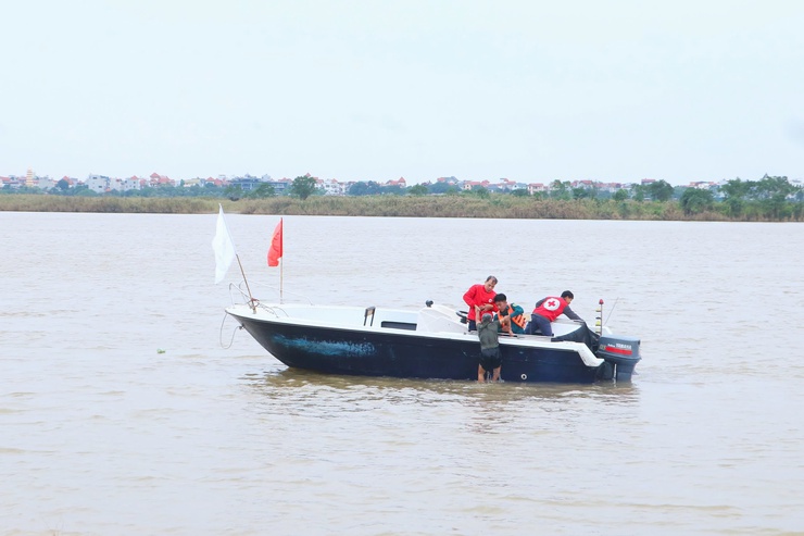 Hội Chữ thập đỏ thành phố Hà Nội diễn tập phòng ngừa ứng phó thiên tai, bão lũ năm 2025- Ảnh 3.