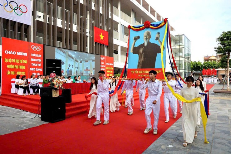 Phường Phú Thượng khai mạc Đại hội Thể dục thể thao lần thứ Nhất năm 2025- Ảnh 1.