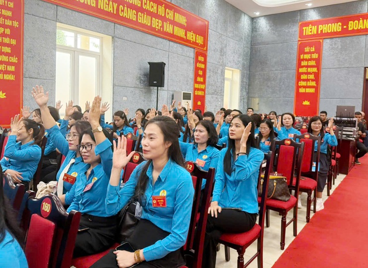 Công đoàn phường Vĩnh Hưng: Đưa tiêu chí ứng dụng công nghệ, chuyển đổi số vào nhiều chỉ tiêu- Ảnh 4.