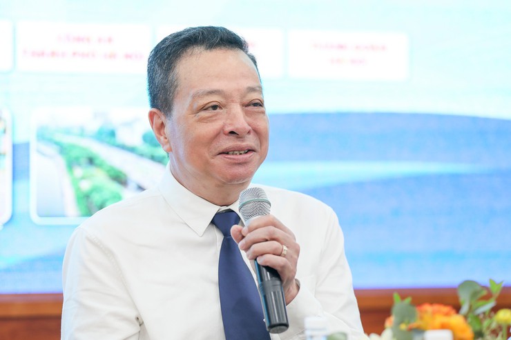 Tọa đàm “Sinh viên Thủ đô với trách nhiệm xây dựng văn hoá giao thông văn minh, an toàn”- Ảnh 4.