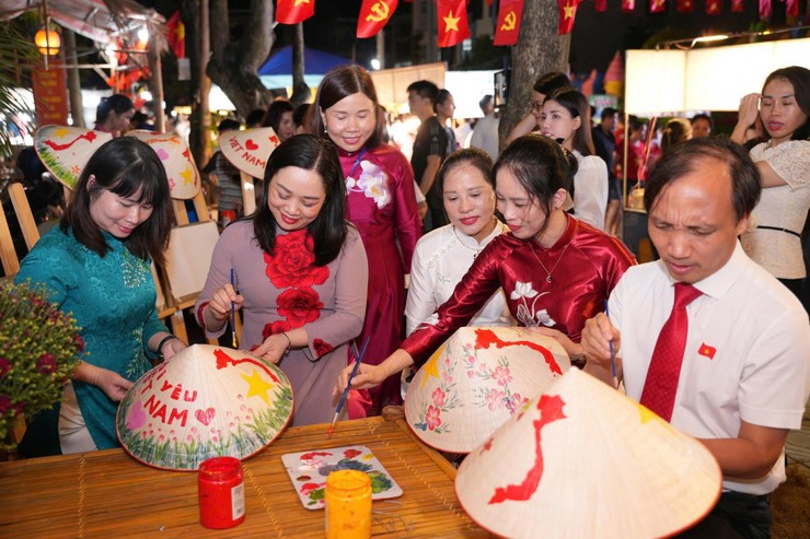 Phát huy giá trị di sản, bứt phá trên hành trình xây dựng đô thị Vân Đình- Ảnh 2.