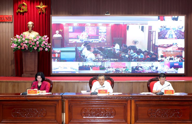 Thường trực Thành ủy - HĐND - UBND thành phố Hà Nội giao ban với các xã, phường về thực hiện chính quyền địa phương 2 cấp- Ảnh 1.