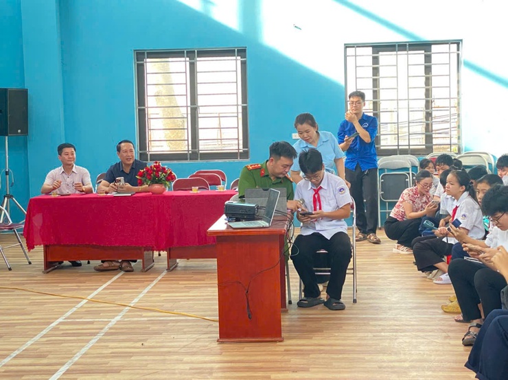 Xã Ứng Thiên đẩy mạnh chuyển đổi số - Hướng tới chính quyền hiện đại, phục vụ Nhân dân- Ảnh 3.