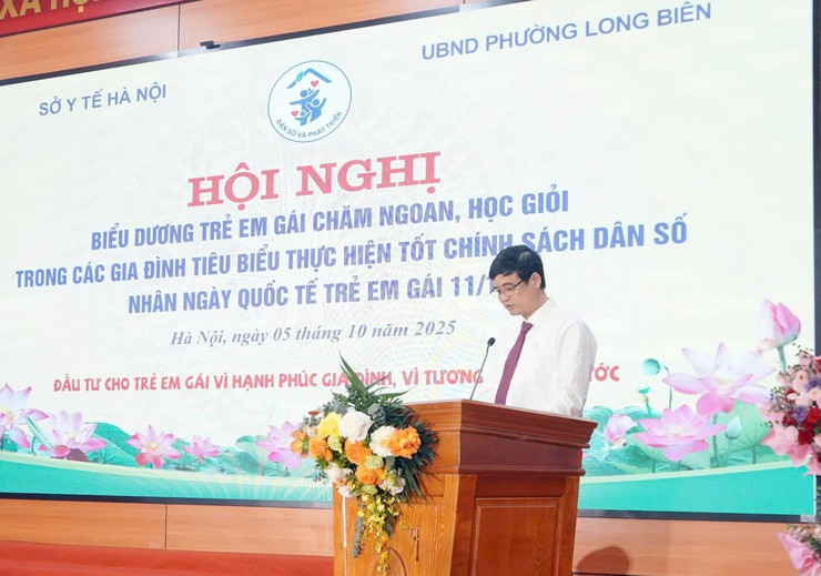 Phường Long Biên biểu dương trẻ em gái chăm ngoan học giỏi nhân Ngày Quốc tế Trẻ em gái 11/10- Ảnh 2.