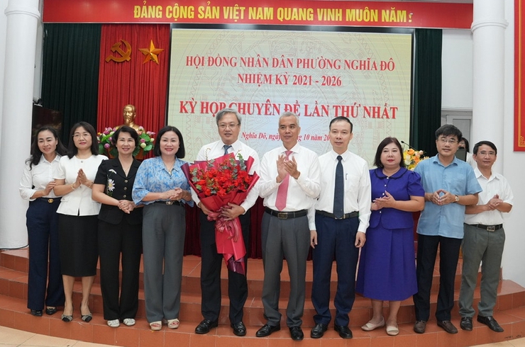 Đồng chí Đỗ Việt Hưng giữ chức Chủ tịch UBND phường Nghĩa Đô- Ảnh 3.