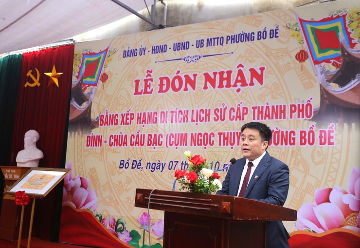 Phường Bồ Đề trang trọng đón nhận Bằng xếp hạng đình - chùa Cầu Bạc là di tích cấp thành phố- Ảnh 2.