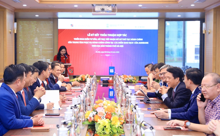 Triển khai điểm tư vấn, hỗ trợ, tiếp nhận hồ sơ thủ tục hành chính tại các điểm giao dịch của Agribank- Ảnh 1.