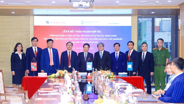 Triển khai điểm tư vấn, hỗ trợ, tiếp nhận hồ sơ thủ tục hành chính tại các điểm giao dịch của Agribank- Ảnh 6.