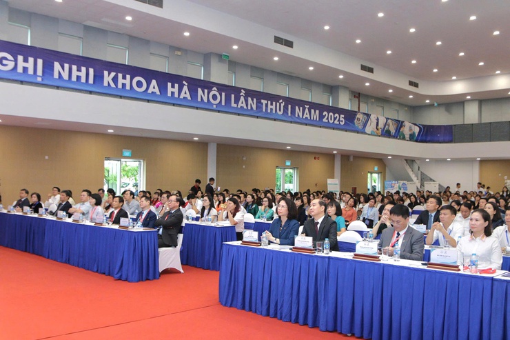 Ra mắt Hội Nhi khoa thành phố Hà Nội và kỷ niệm 01 năm thành lập Bệnh viện Nhi Hà Nội- Ảnh 1.