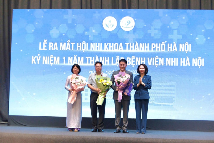 Ra mắt Hội Nhi khoa thành phố Hà Nội và kỷ niệm 01 năm thành lập Bệnh viện Nhi Hà Nội- Ảnh 4.