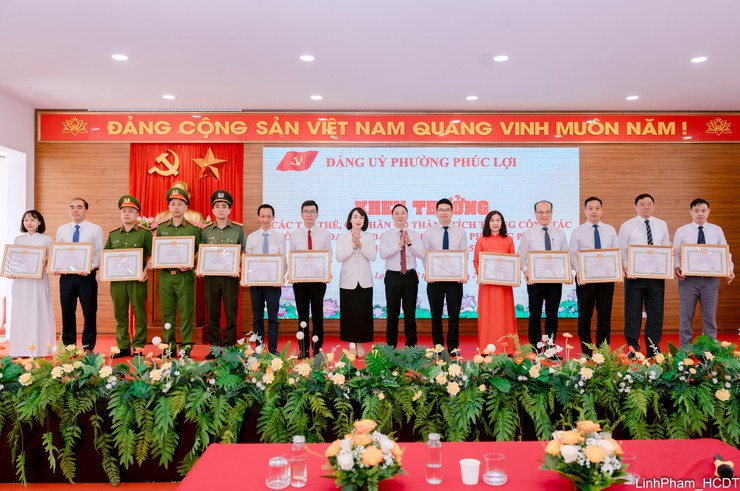 Đảng bộ phường Phúc Lợi: Phát huy trí tuệ, quyết tâm hoàn thành toàn diện nhiệm vụ năm 2025- Ảnh 10.