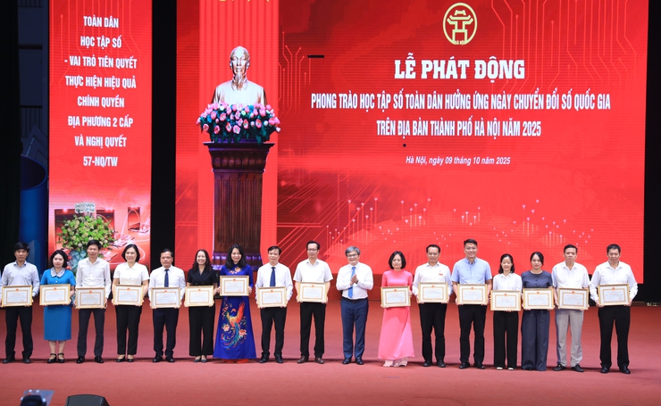 Phát động Phong trào học tập số toàn dân: Gần dân hơn - Nhanh hơn - Hiệu quả hơn- Ảnh 8.