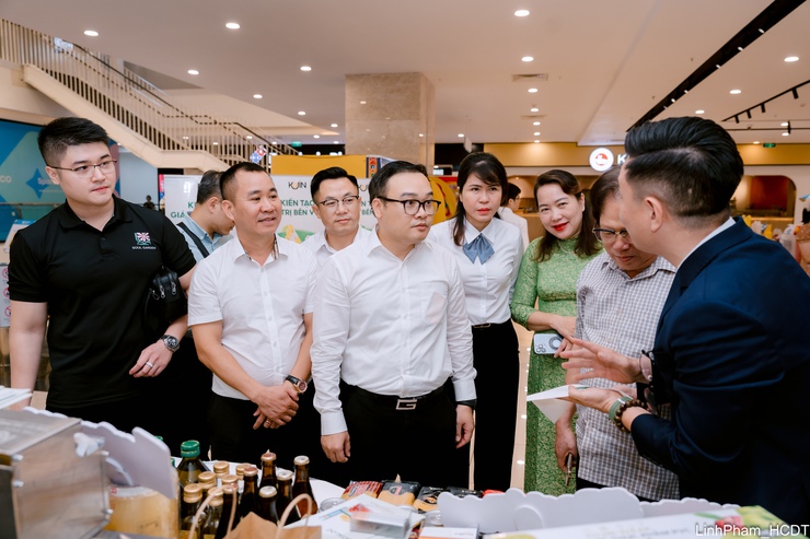 Phường Việt Hưng gặp mặt doanh nghiệp, hợp tác xã, hộ kinh doanh nhân kỷ niệm 21 năm Ngày Doanh nhân Việt Nam- Ảnh 8.