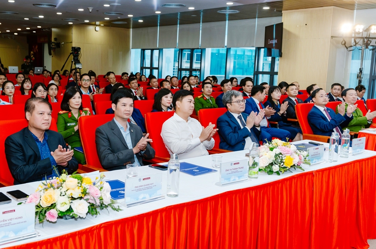 Ra mắt mô hình thí điểm Kiosk thông minh và hệ thống xác thực, cấp bản sao số tài liệu điện tử- Ảnh 1.