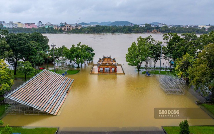 Hanoi donates $1.1 million to support three flood-hit localities- Ảnh 1.