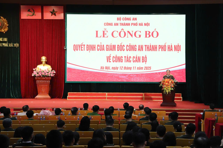 Công an thành phố Hà Nội công bố các quyết định về công tác cán bộ- Ảnh 1.