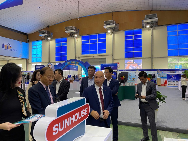 Hội chợ sản phẩm công nghiệp chủ lực Hà Nội 2025: Nâng tầm thương hiệu, mở rộng hợp tác- Ảnh 4.