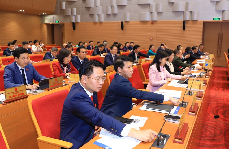 HĐND Thành phố thông qua quy định mức học phí, mức cấp bù tiền miễn học phí đối với các cơ sở giáo dục- Ảnh 1.