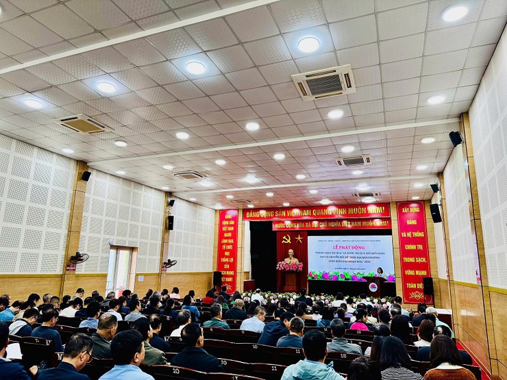 Phường Long Biên tập huấn "Kỹ năng số" cho đội ngũ cán bộ, công chức, viên chức, người lao động cơ quan phường- Ảnh 1.