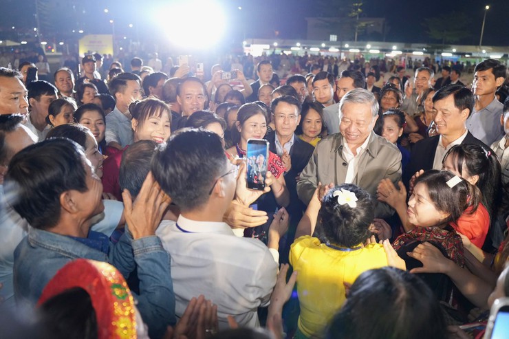 Tổng Bí thư Tô Lâm dự Ngày hội đại đoàn kết dân tộc với Nhân dân phường Thượng Cát- Ảnh 7.