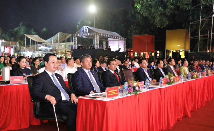 Khai mạc Festival bảo tồn và phát triển Làng nghề Quốc tế 2025- Ảnh 2.