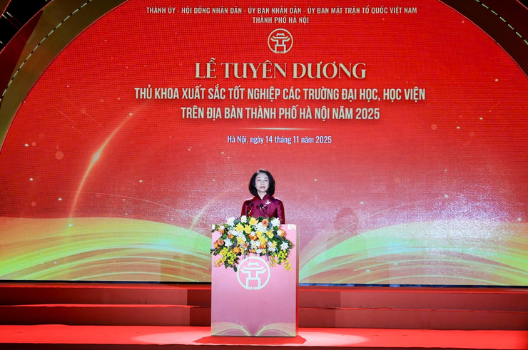 Hà Nội tuyên dương 95 Thủ khoa xuất sắc tốt nghiệp các trường đại học, học viện năm 2025- Ảnh 3.