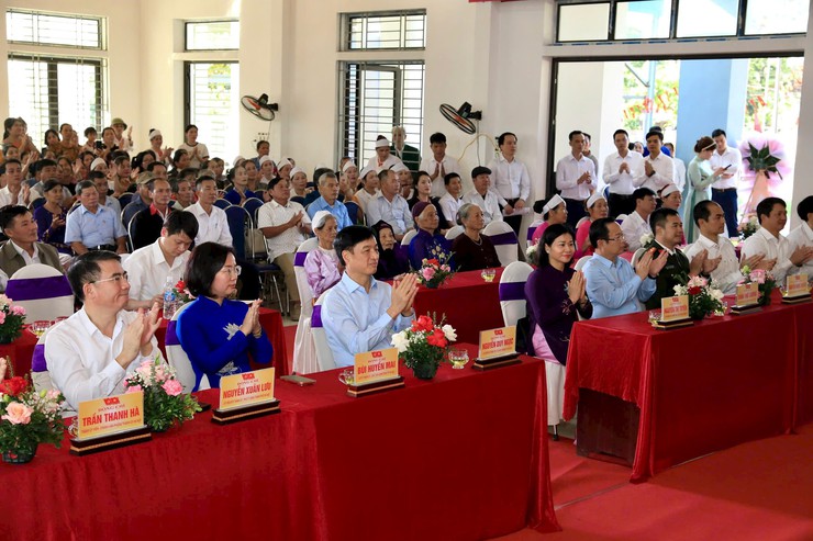 Bí thư Thành ủy Nguyễn Duy Ngọc dự Ngày hội Đại đoàn kết toàn dân tộc tại thôn Khánh Chúc Đồi, xã Ba Vì- Ảnh 1.