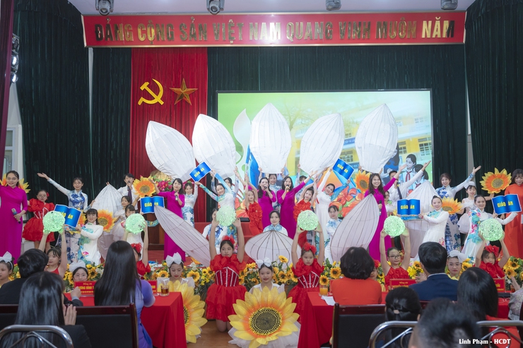 Phường Bồ Đề tuyên dương nhiều tập thể, cá nhân tiêu biểu nhân Ngày Nhà giáo Việt Nam 20/11- Ảnh 1.