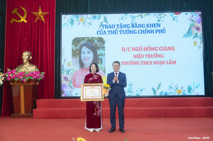 Phường Bồ Đề tuyên dương nhiều tập thể, cá nhân tiêu biểu nhân Ngày Nhà giáo Việt Nam 20/11- Ảnh 4.