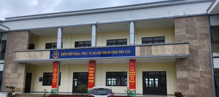 Xã Phú Cát nâng cao chất lượng phục vụ hành chính công, rút ngắn thời gian giải quyết thủ tục sau sắp xếp đơn vị hành chính- Ảnh 1.