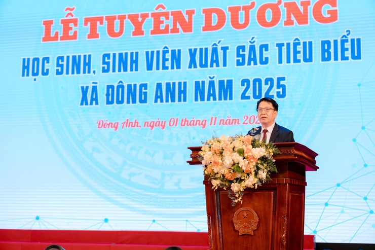 Xã Đông Anh tuyên dương học sinh, sinh viên xuất sắc tiêu biểu năm 2025- Ảnh 4.