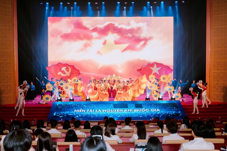 Xã Đông Anh tuyên dương học sinh, sinh viên xuất sắc tiêu biểu năm 2025- Ảnh 1.