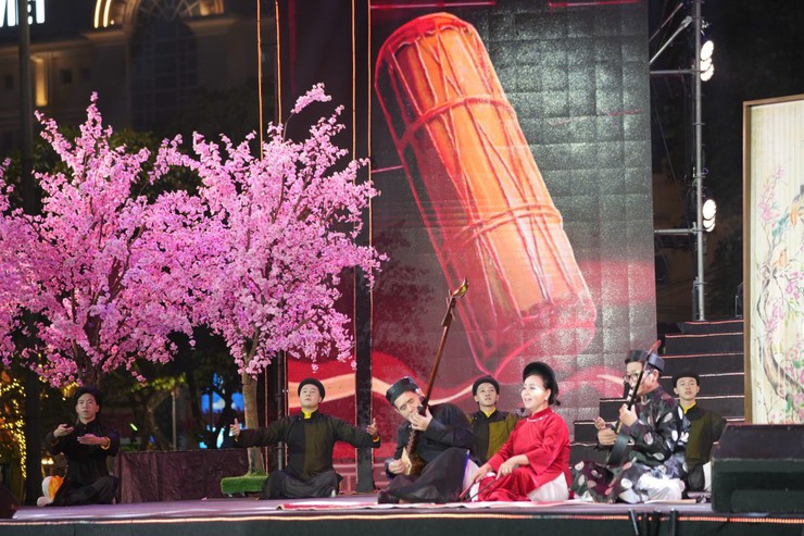 Thang Long-Hanoi Festival 2025 concludes after two vibrant weeks celebrating heritage and creativity- Ảnh 1.