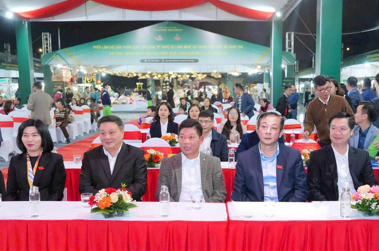 Khai mạc Triển lãm sản phẩm OCOP, làng nghề Thanh Oai quy tụ 125 gian hàng tiêu chuẩn- Ảnh 1.