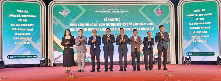 Khai mạc Triển lãm sản phẩm OCOP, làng nghề Thanh Oai quy tụ 125 gian hàng tiêu chuẩn- Ảnh 2.