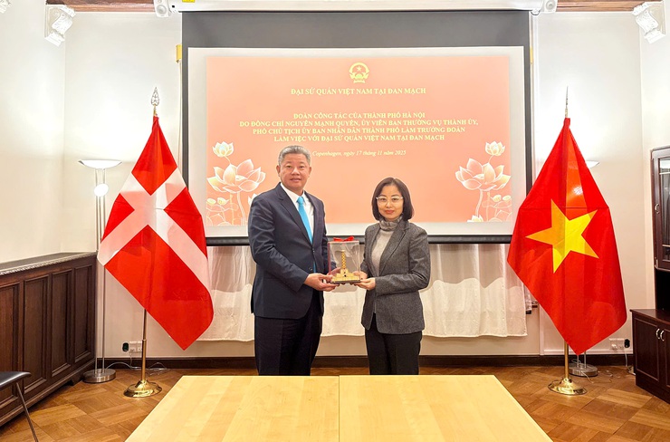 Phó Chủ tịch UBND Thành phố Nguyễn Mạnh Quyền thăm và làm việc tại Đan Mạch- Ảnh 1.