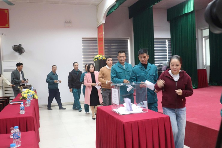 Các phường Đông Ngạc, Xuân Phương, Tây Mỗ, Phú Diễn ủng hộ đồng bào miền Trung- Ảnh 3.