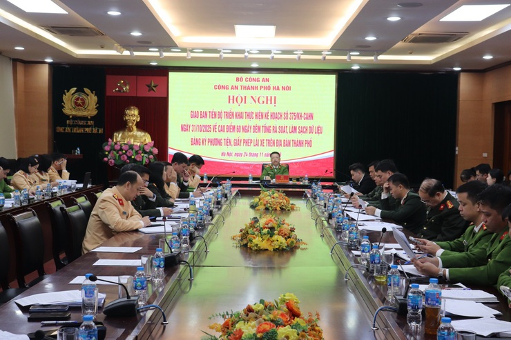 Hoàn thành thắng lợi Chiến dịch làm sạch dữ liệu đăng ký phương tiện trên địa bàn Thành phố- Ảnh 3.