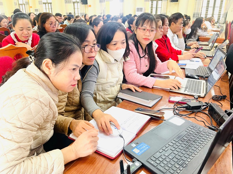 UBND xã Ô Diên tổ chức tập huấn, ứng dụng trí tuệ nhân tạo AI trong quản lý và giảng dạy- Ảnh 3.