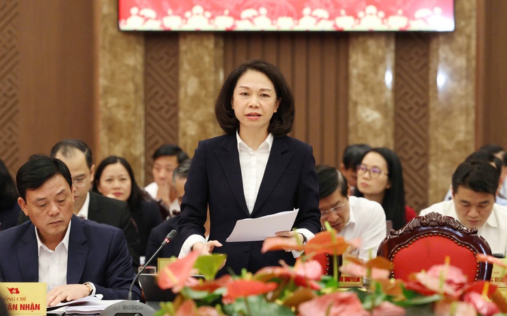 Hanoi leaders outline key solutions to pursue double-digit economic growth- Ảnh 1.
