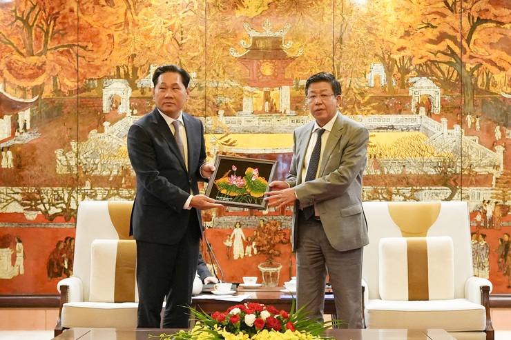 Hà Nội mong muốn Hàn Quốc trao đổi kinh nghiệm phát triển đường sắt đô thị- Ảnh 1.