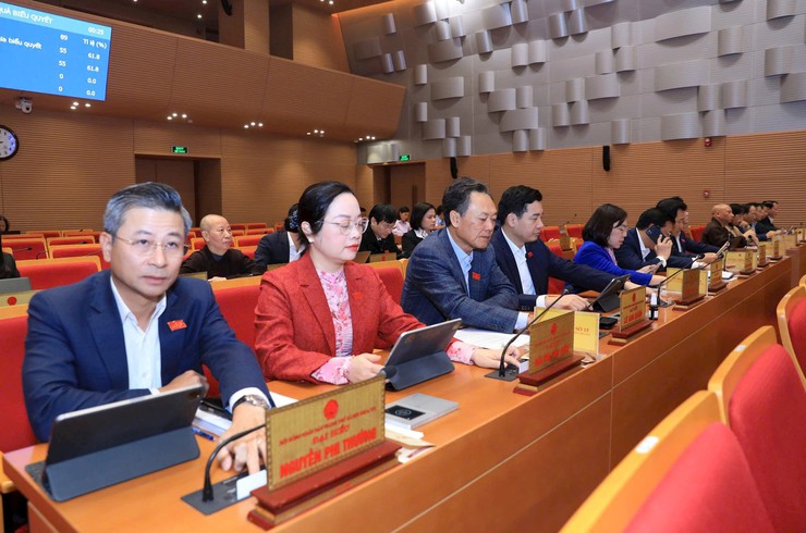 Hanoi approves additional income policy for public officials and employees- Ảnh 2.