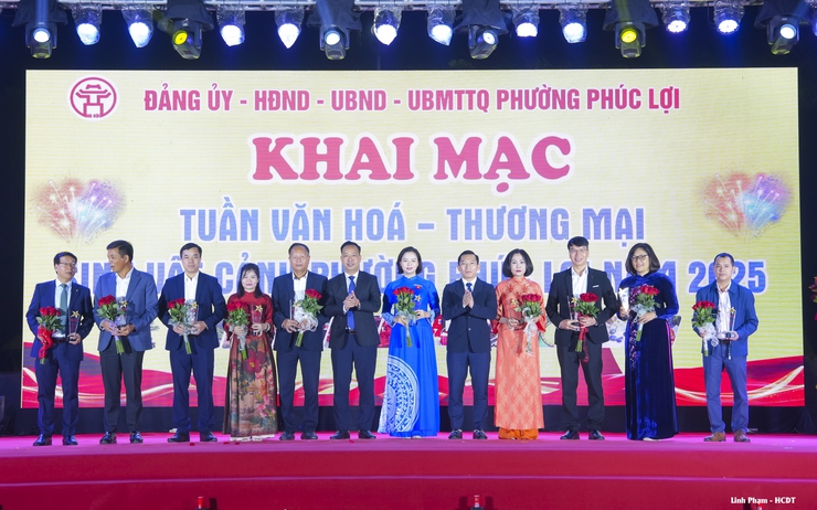 Khai mạc Tuần Văn hóa - Thương mại - Sinh vật cảnh phường Phúc Lợi năm 2025- Ảnh 10.