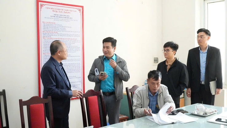 UBND xã Phượng Dực tiếp Đoàn kiểm tra công tác Cải cách hành chính, Chuyển đổi số của thành phố Hà Nội- Ảnh 2.