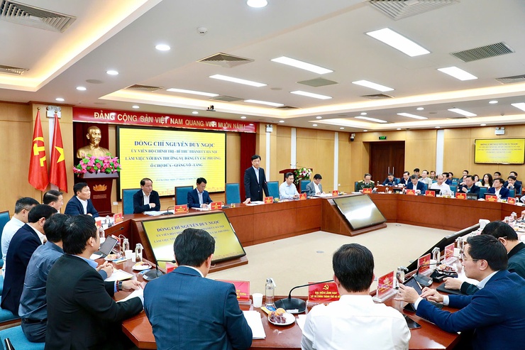 Hanoi links decentralization with administrative reform and digital transformation- Ảnh 2.