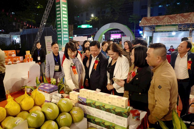 Hơn 1.300 đặc sản vùng miền quy tụ tại Vườn hoa Kim Liên- Ảnh 4.